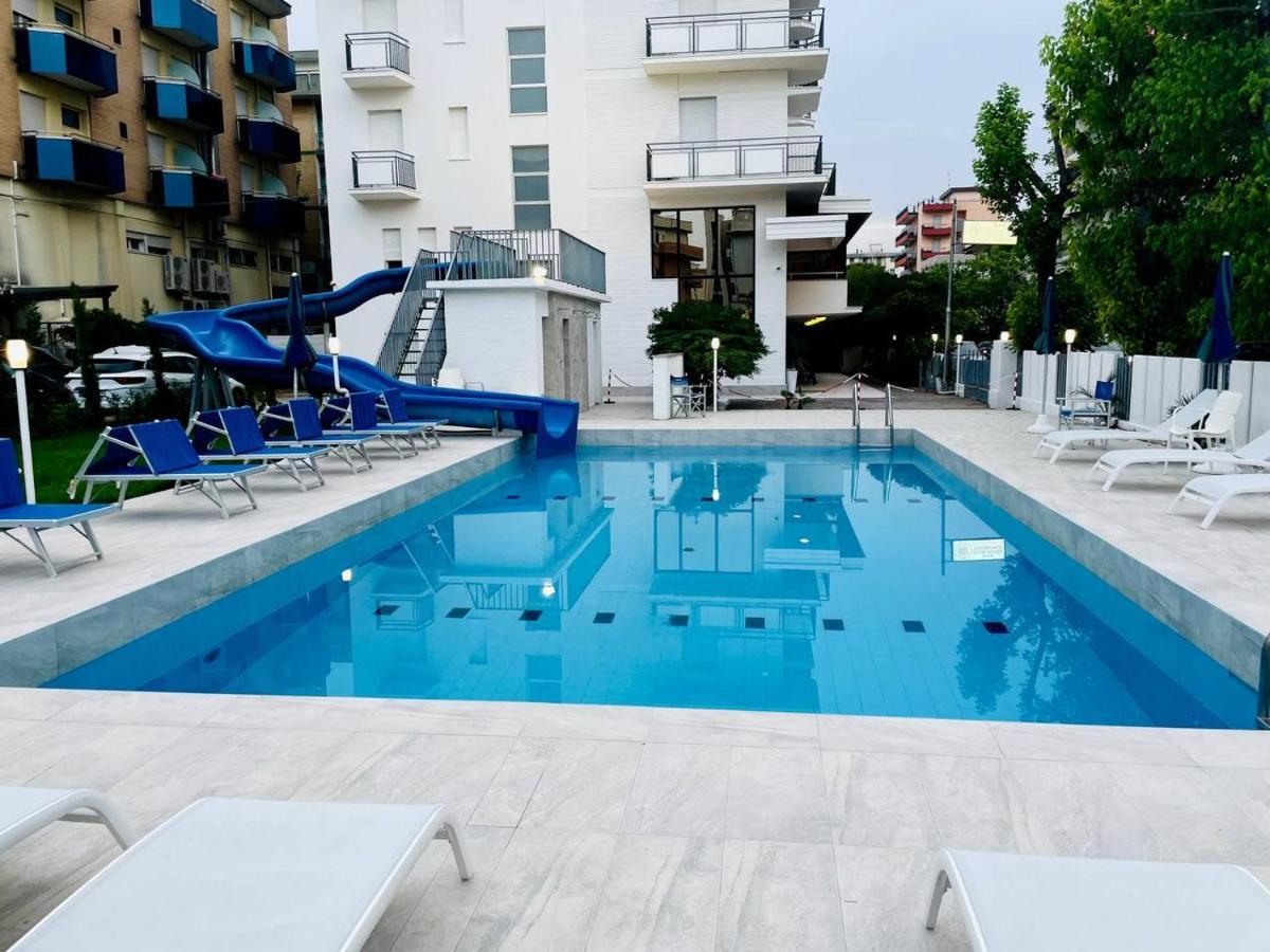 Clubhotel Residence Чезенатико Экстерьер фото