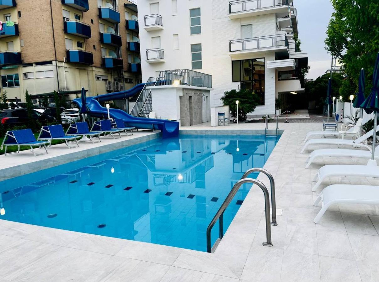 Clubhotel Residence Чезенатико Экстерьер фото