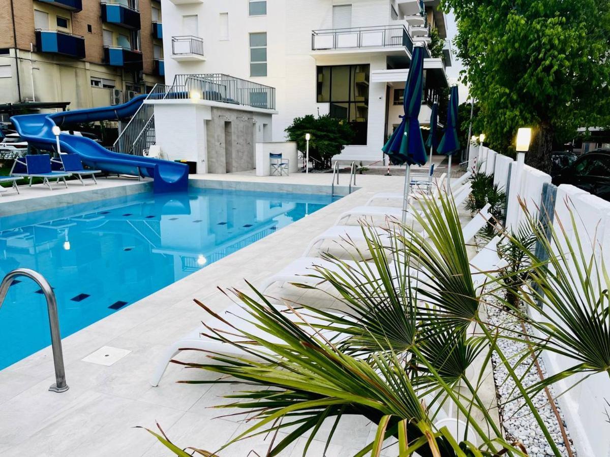 Clubhotel Residence Чезенатико Экстерьер фото