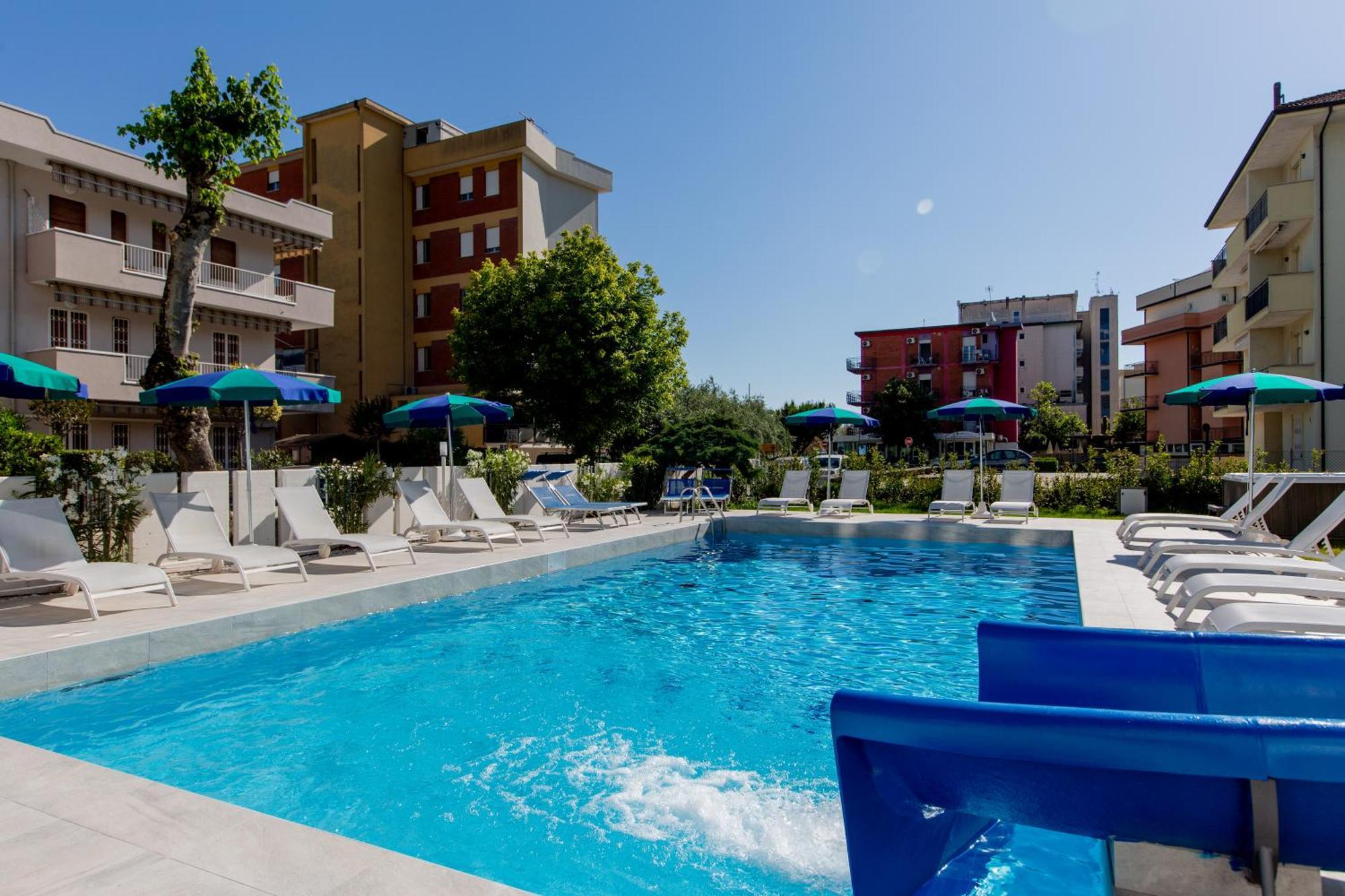 Clubhotel Residence Чезенатико Экстерьер фото