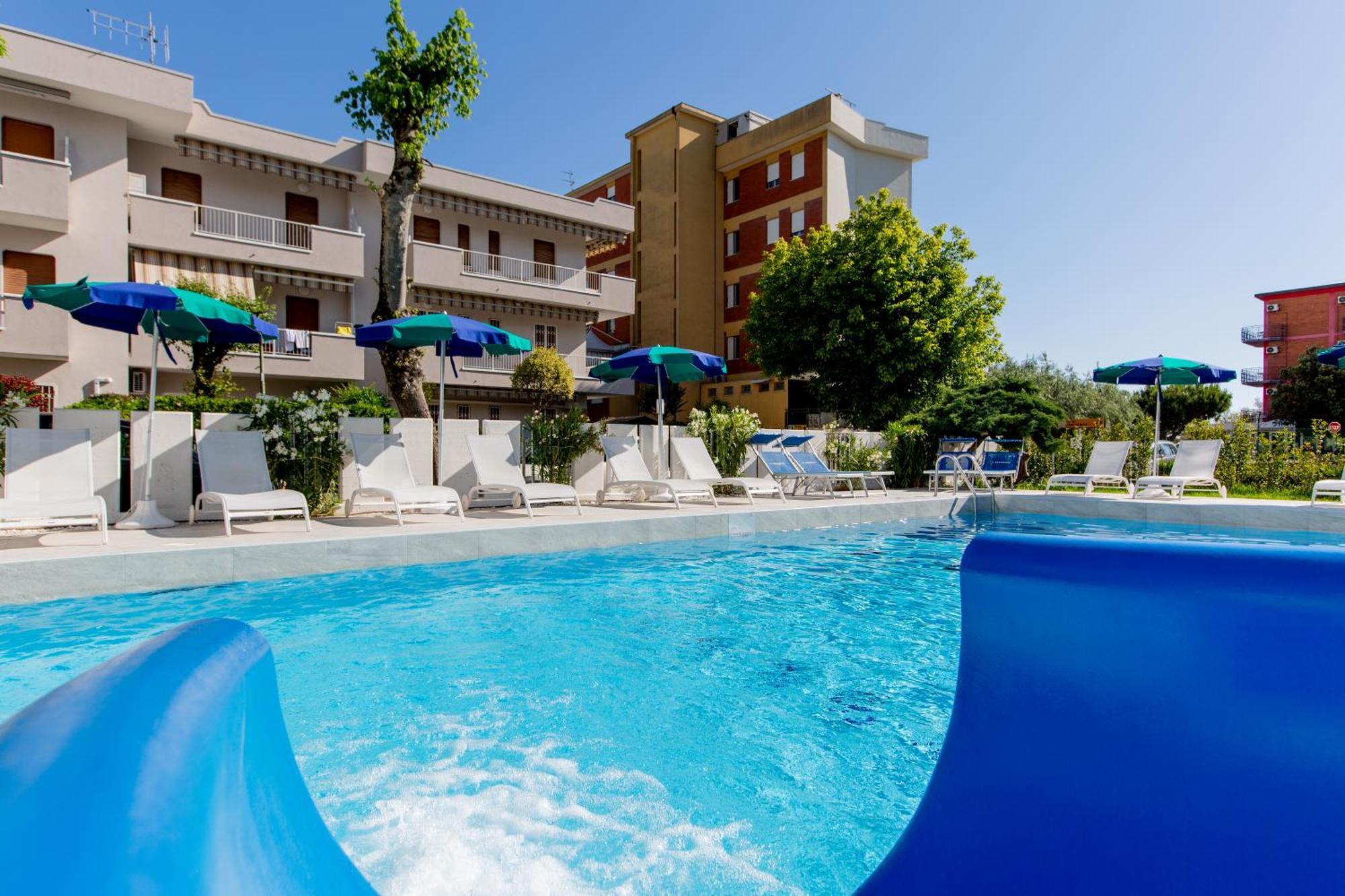 Clubhotel Residence Чезенатико Экстерьер фото
